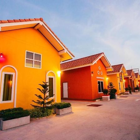 Windsor Resort Lopburi Exterior photo